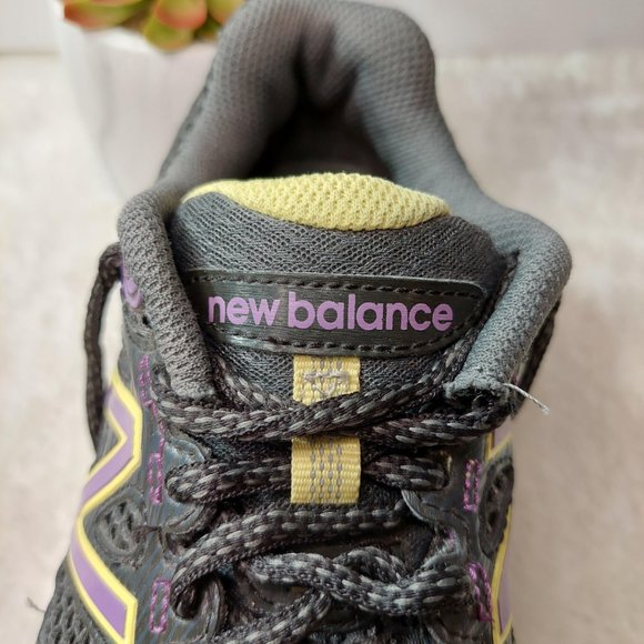 New Balance Womens Gray Purple Yellow Running Sneaker - Size 6 - Picture 5 of 9